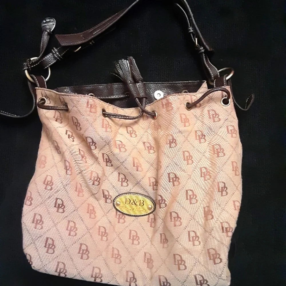 Authentic Dooney and Bourke Shoulder Bag
